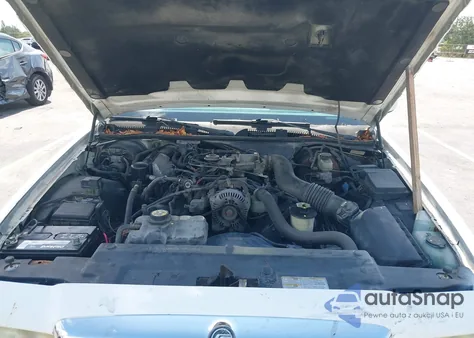 2002 Mercury Grand Marquis Gs из США, поврежденный, VIN 2MEFM74W92X649871